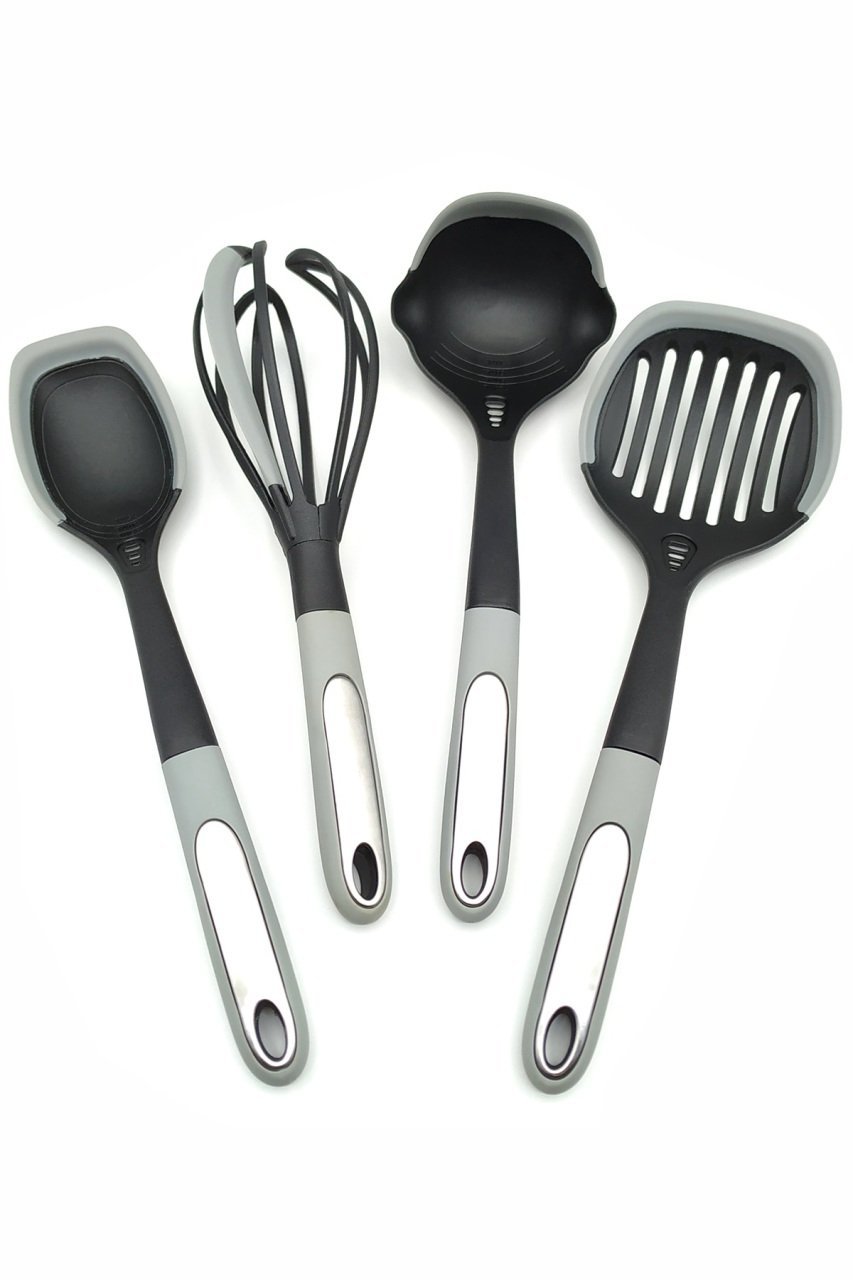 4'lü Plastik Silikon Uçlu Kepçe Kevgir Kaşık ve Çırpıcı Ölçekli Servis Seti