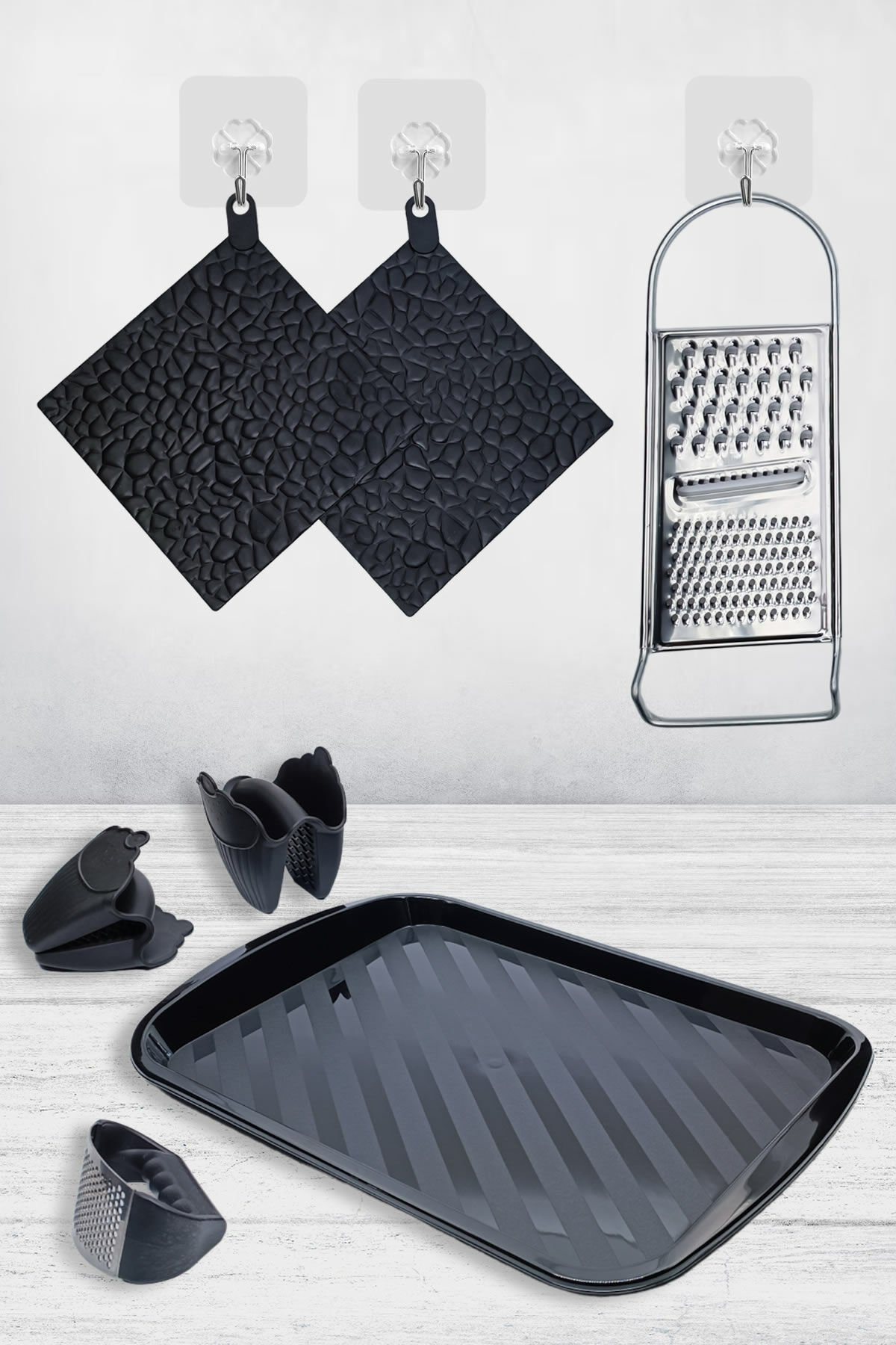 Pratik Mutfak Gereçleri Silikon Tutmaç, Sarımsak Ezici, Nihale, Rende ve Tepsi Siyah 7 Prç