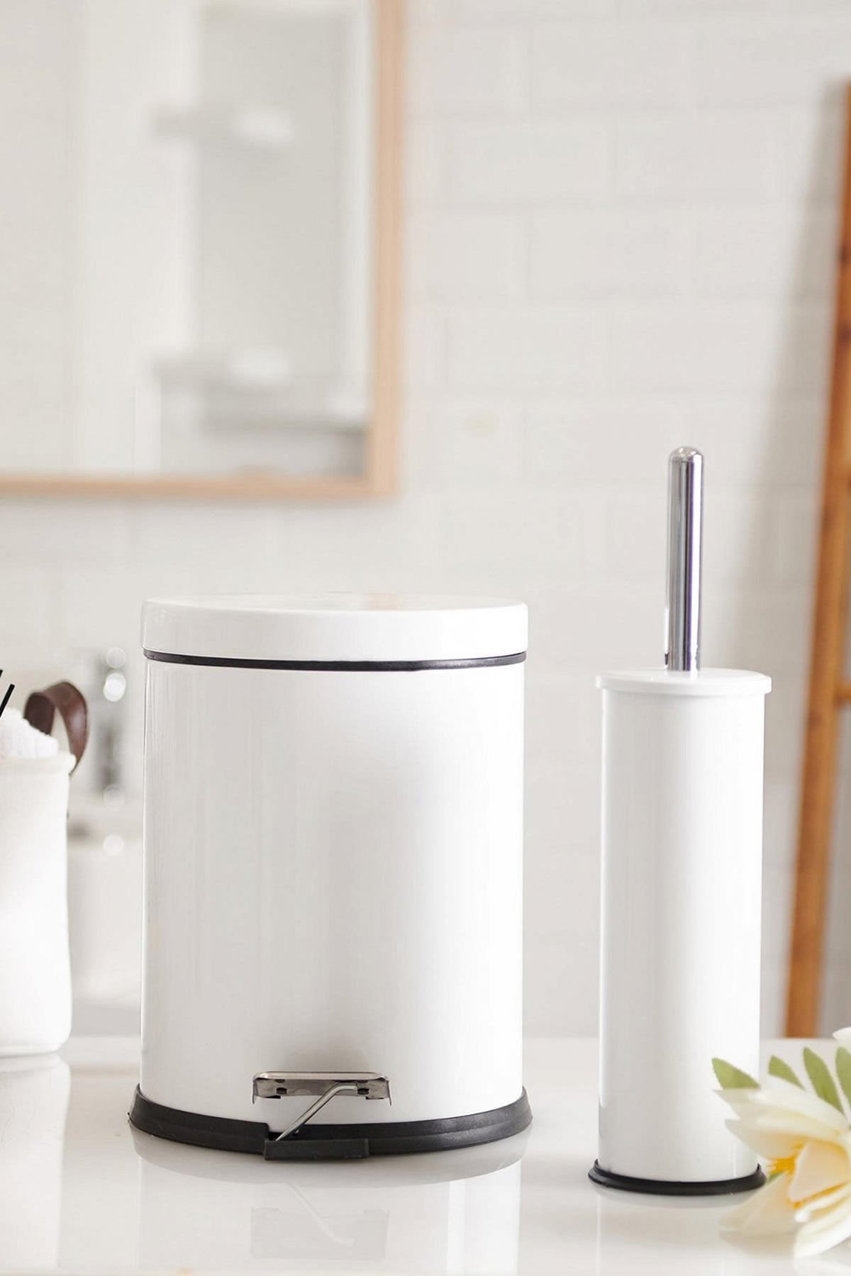 2'li Banyo Seti Beyaz Çöp Kovası Ve Wc fırçalı